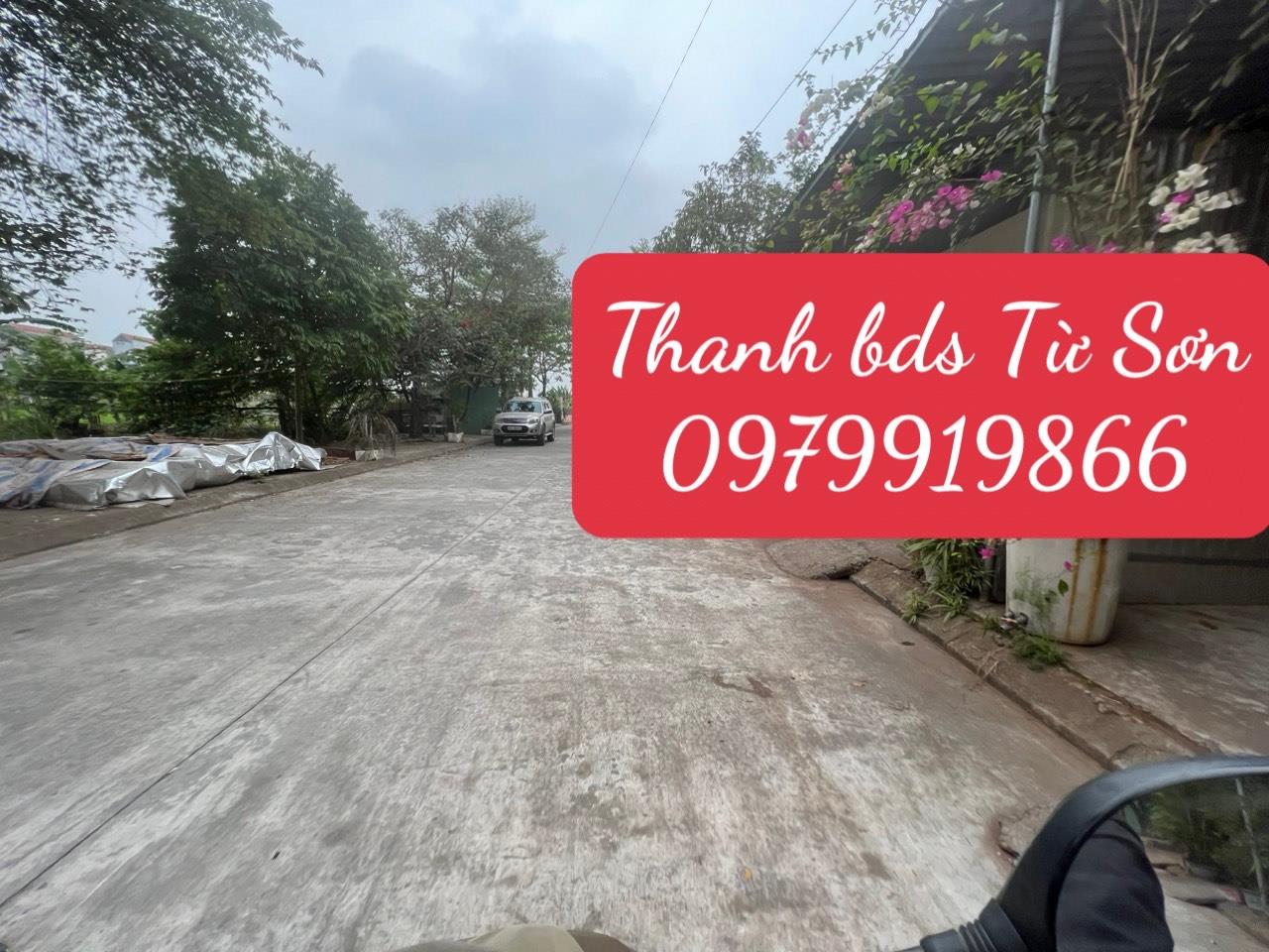 diện tích 110 m mặt tiền 6 m đường trước nhà 2 ô tô tránh nhau thoải